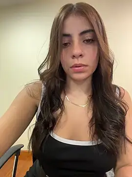 Hanna Cruz  online show from June 2026 06:29:02 PM