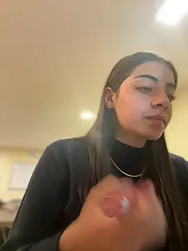 Hanna Cruz  online show from July 2026 04:39:33 PM
