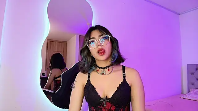 Alejaa storm online show from May 2026 04:33:02 PM