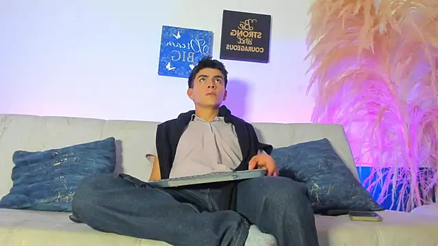 Vincent Kane online show from July 2026 03:19:02 AM