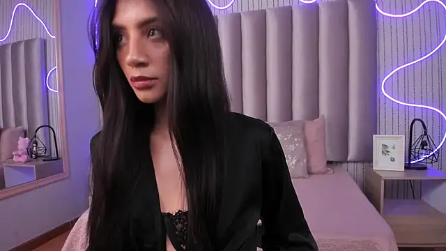 Snapshot of LOLA_NOVAMD chatting on May 2026 12:44:02 PM LOLA NOVAMD online show from May 2026 12:44:02 PM