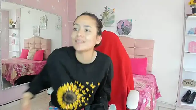 Snapshot of ivyyemerald_ chatting on July 2026 01:59:01 PM ivyyemerald online show from July 2026 01:59:01 PM