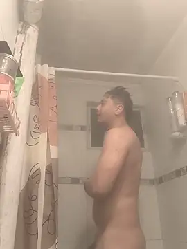 BodyGym18 online show from May 2026 11:32:02 PM