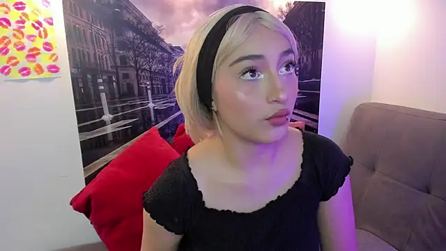 Snapshot of Nina-Mars chatting on June 2026 08:18:01 PM Nina-Mars online show from June 2026 08:18:01 PM