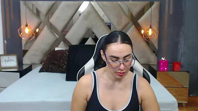 MartinaaFit online show from July 2026 12:48:02 PM