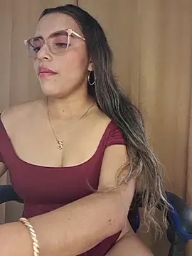 Estrella em online show from May 2026 06:23:02 PM