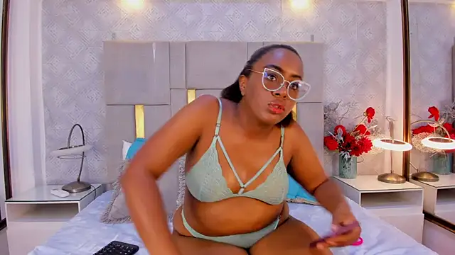 ZoeBrowns online show from May 2026 12:02:01 PM
