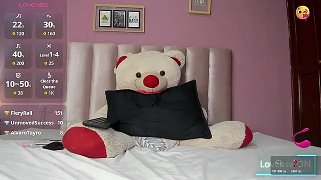 ORIANNA 21 online show from June 2026 12:32:02 AM