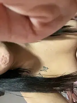 mileninhasexy online show from June 2026 04:01:01 PM