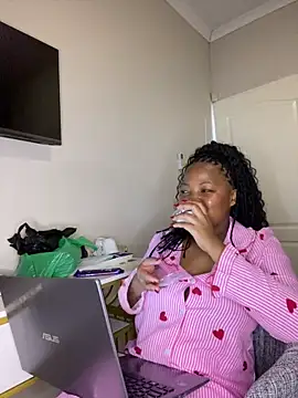 nothileenhle online show from May 2026 06:39:01 PM