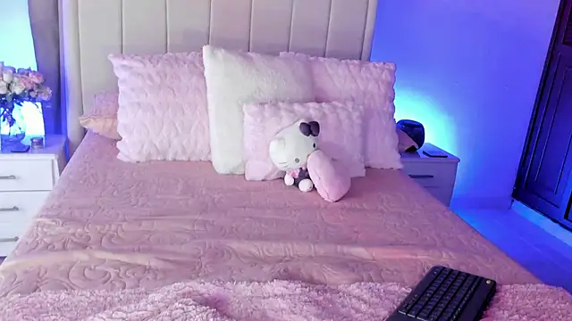 Alannawolff online show from July 2026 12:48:02 AM