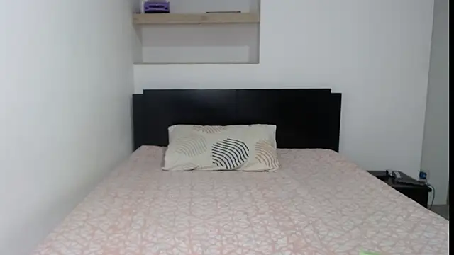 Valeria Santos  online show from July 2026 11:27:01 AM