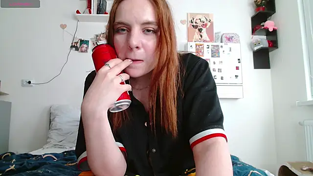 Snapshot of Candy_Queen__ chatting on May 2026 04:25:01 PM Candy Queen online show from May 2026 04:25:01 PM