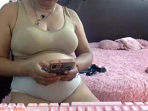 mommy-flabia online show from June 2026 08:52:01 PM