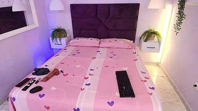 Sofiawonderr online show from May 2026 08:02:02 PM