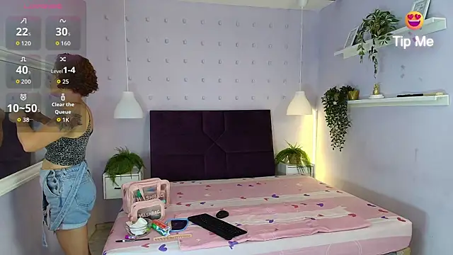 Sofiawonderr online show from July 2026 10:14:02 PM
