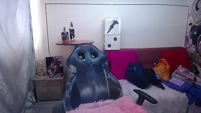 Lucia evans22 online show from July 2026 08:28:02 PM