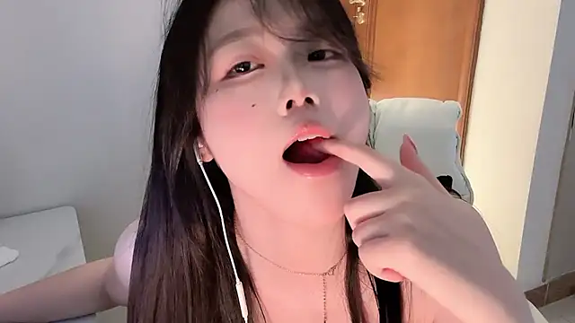 April UU online show from May 2026 01:34:01 AM