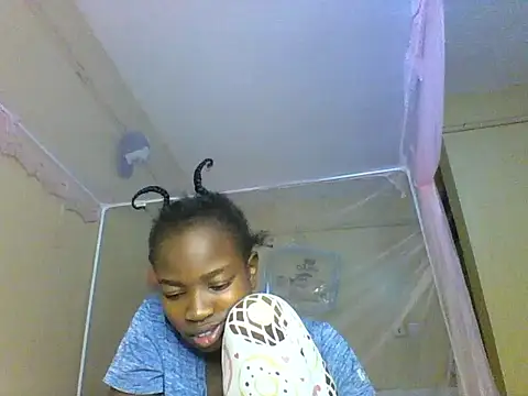 aliana082169 online show from June 2026 08:51:01 PM