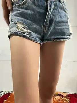 Miuuu22 online show from June 2026 11:06:01 PM