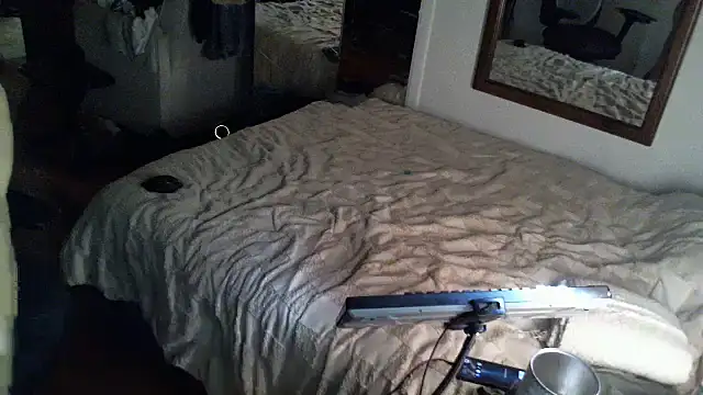 Snapshot of Clevername90 chatting on September 2025 06:32:02 PM Clevername90 online show from September 2025 06:32:02 PM