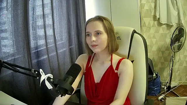 Mia liss  online show from May 2026 02:47:02 PM