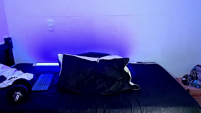 Luke Muscle online show from June 2026 01:54:02 AM