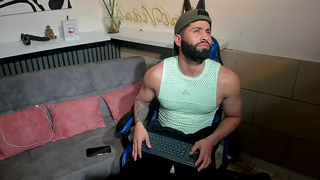 RikyAaron online show from June 2026 07:34:01 PM