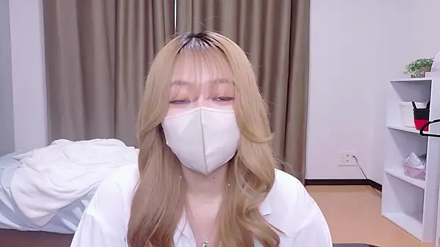 Riona H online show from May 2026 03:46:01 AM