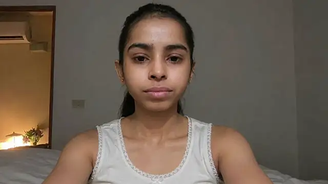 Snapshot of Aliyabhatt_8 chatting on May 2026 01:17:02 PM Aliyabhatt 8 online show from May 2026 01:17:02 PM