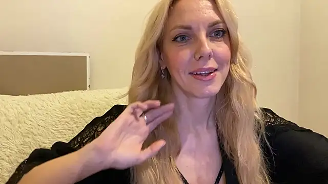 Snapshot of Allmaybe chatting on June 2026 06:25:02 PM Allmaybe online show from June 2026 06:25:02 PM