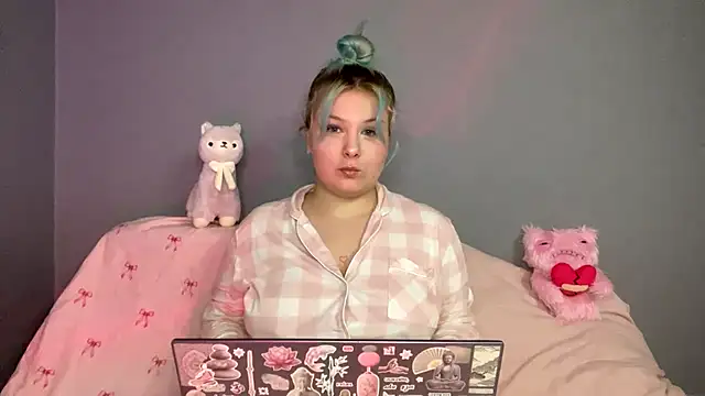 Stefani Art online show from July 2026 05:37:01 PM