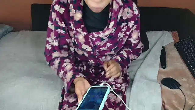 Tiny Latifah online show from June 2026 08:33:02 AM