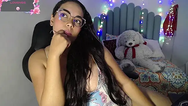 farah samira online show from July 2026 08:52:02 PM