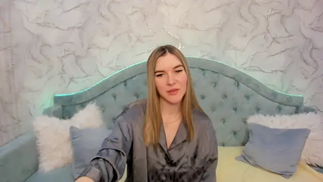 RoxyReignn online show from May 2026 04:29:01 AM