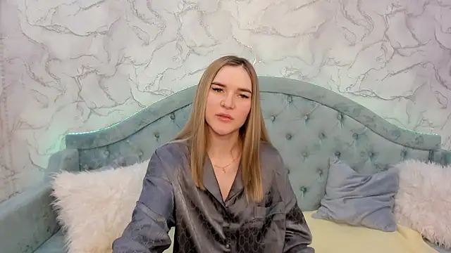 RoxyReignn online show from May 2026 01:57:16 AM