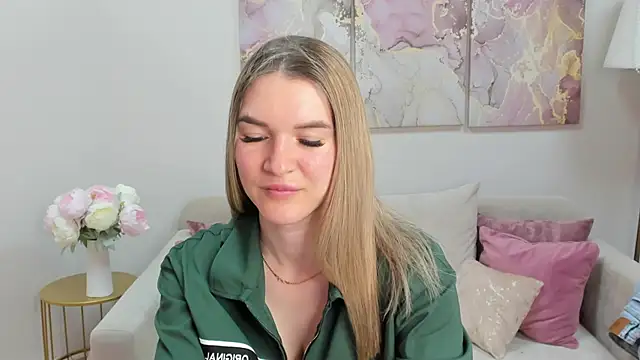 RoxyReignn online show from June 2026 10:12:02 PM