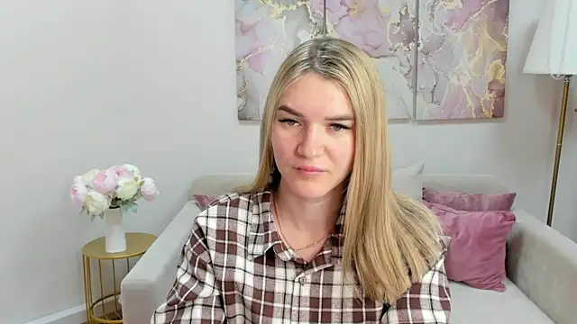RoxyReignn online show from July 2026 09:31:02 PM
