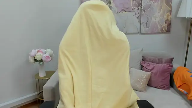 RoxyReignn online show from July 2026 09:45:02 PM