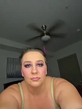 CreamVixen online show from June 2026 10:37:01 PM