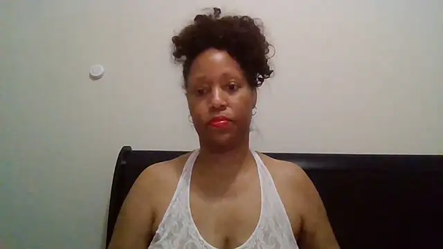 MsDeeLive online show from May 2026 04:32:01 AM