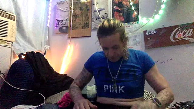 VanillaSnowcones online show from June 2026 03:24:02 AM