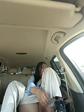 BrunetteNymph online show from June 2026 02:33:01 PM