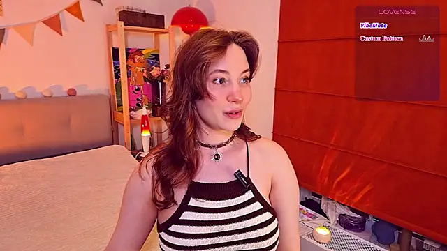 Snapshot of come_in_bed chatting on July 2026 03:05:01 PM come in bed online show from July 2026 03:05:01 PM