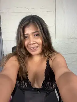 LyraMilano online show from July 2026 04:39:33 PM