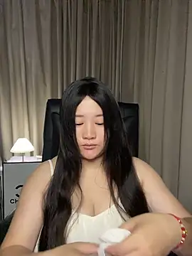 Snapshot of Luckysisi-s chatting on May 2026 01:51:02 PM Luckysisi-s online show from May 2026 01:51:02 PM
