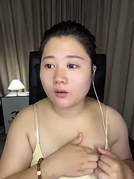 Snapshot of Luckysisi-s chatting on June 2026 01:27:01 PM Luckysisi-s online show from June 2026 01:27:01 PM