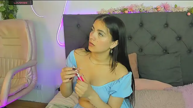 Zoe Queens online show from July 2026 12:30:01 PM