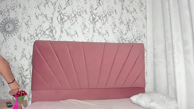 Mia Belmonte online show from July 2026 08:03:01 PM
