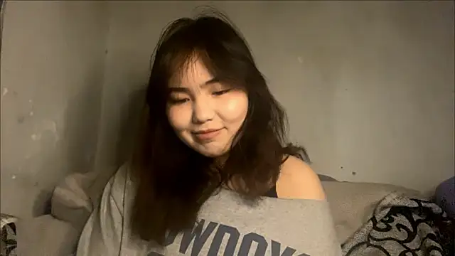 Snapshot of Molly_Teddy chatting on May 2026 07:44:02 PM Molly Teddy online show from May 2026 07:44:02 PM